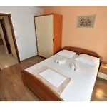 Kostelic Apartman *