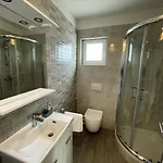 Kostelic Apartment *