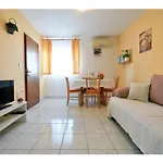 Apartment Kostelic Murter