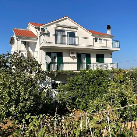 Apartment Kostelic *