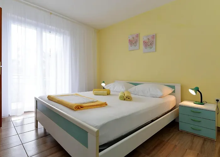 Kostelic Apartment *