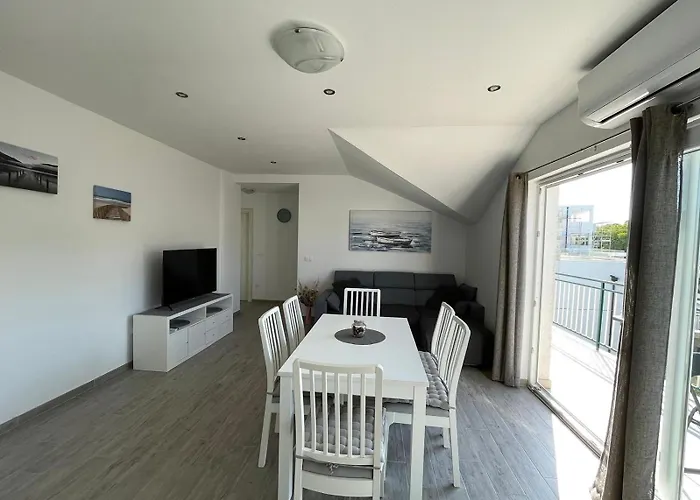 Apartment Kostelic *